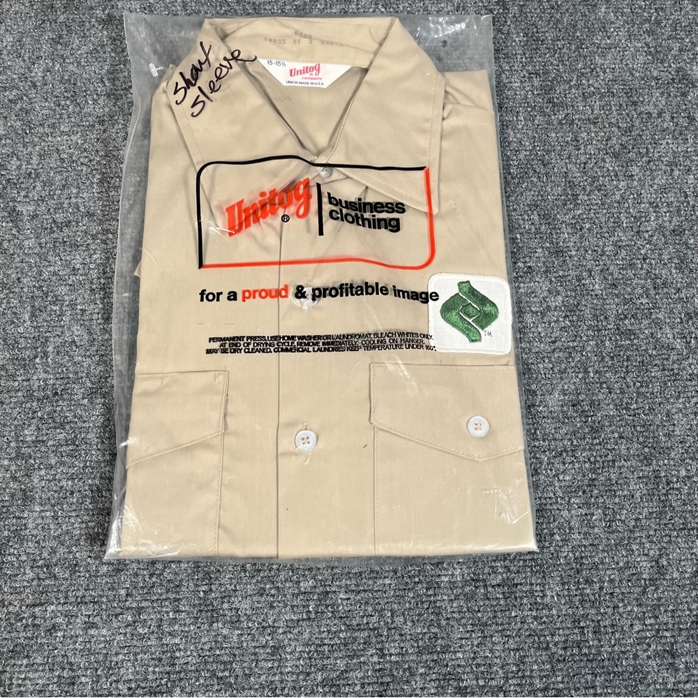 Vintage Unitog Clothing BeigeShirt Size Medium Short Sleeve Land O Lakes